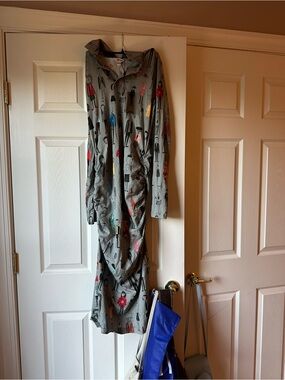 Ladies Gray Maxi Dress with Illustrated Print